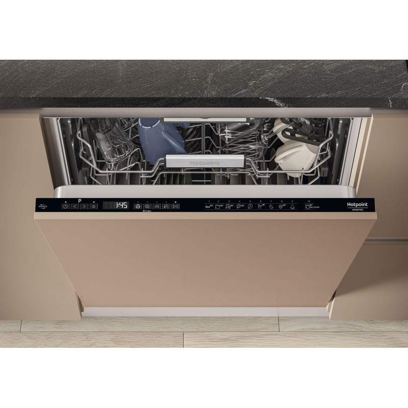 Вбудована посудомийна машина Hotpoint-Ariston HM742L 