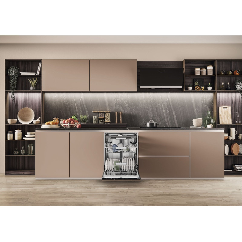 Вбудована посудомийна машина Hotpoint-Ariston HM742L 