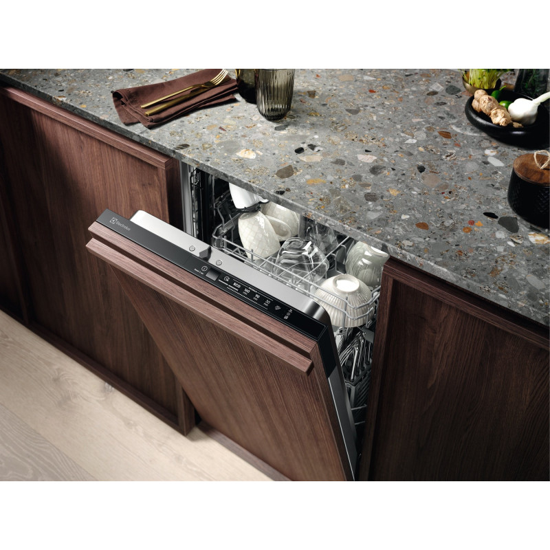 Посудомийна машина Electrolux EEA71210L