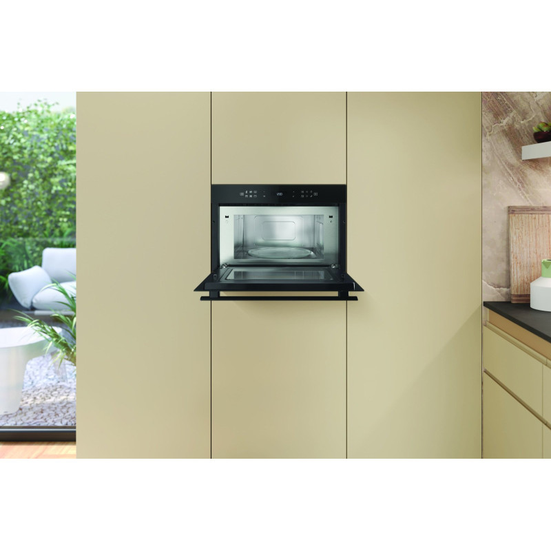 Мікрохвильова піч Whirlpool AMW 6440 FB