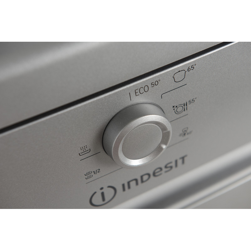 Посудомийна машина Indesit DSCFE 1B10 S RU