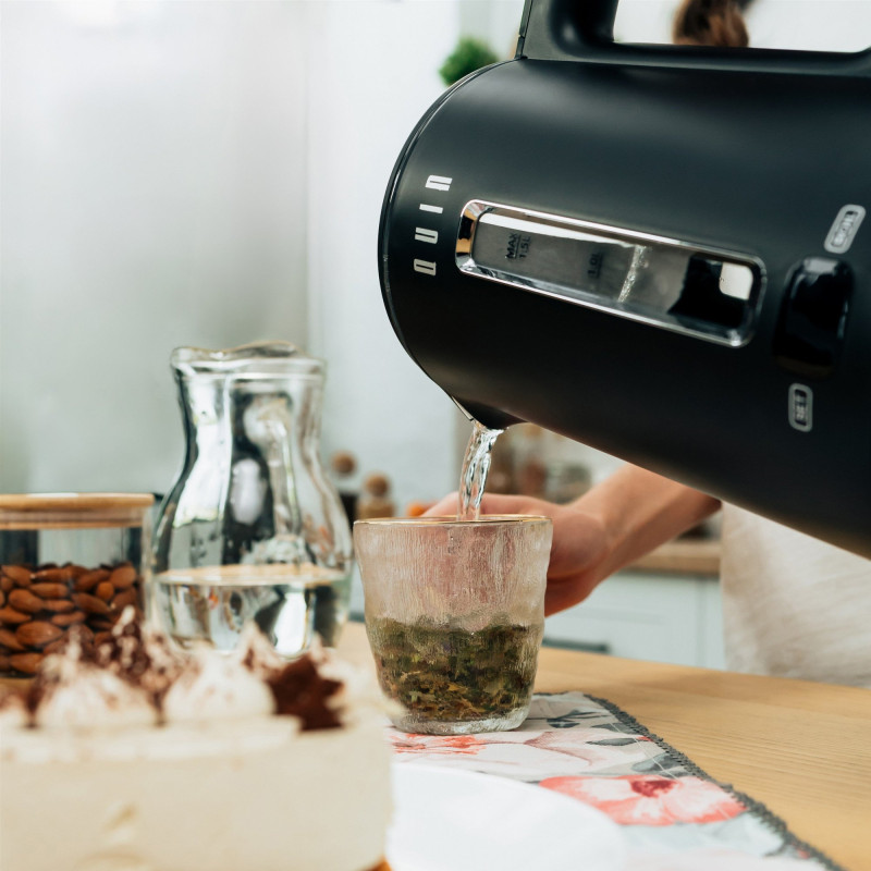 Електрочайник QUIN KTL-202 Black