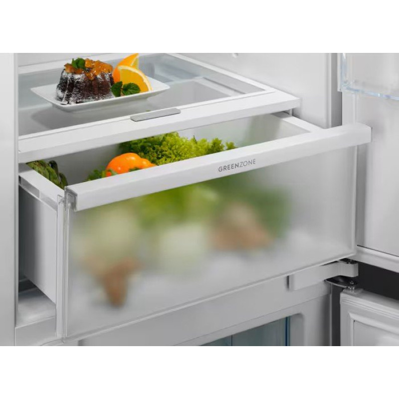 Холодильник Electrolux LNG7TE18S
