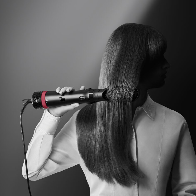 Rowenta x KARL LAGERFELD Express Style Fan Brush CF635LF0