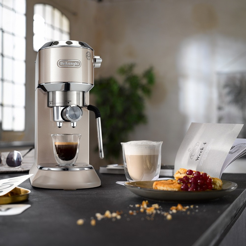 Кавоварка DeLonghi EC 885 BG