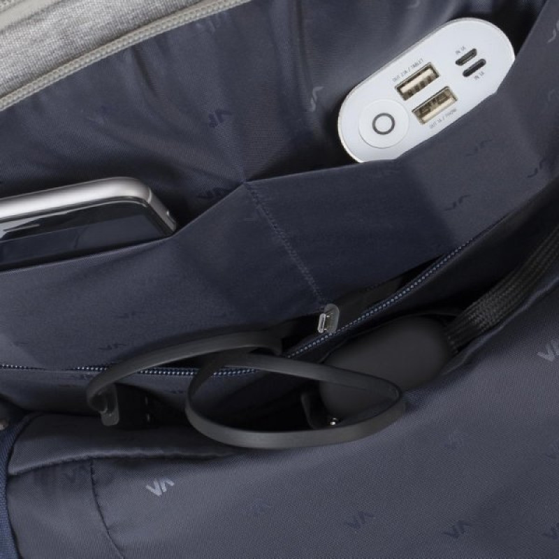 Рюкзак для ноутбука RivaCase 15.6