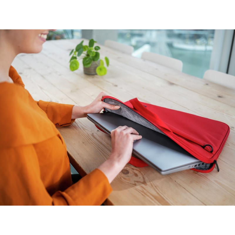 Сумка для ноутбуку TRUST Bologna Slim Bag 16 red (24449)