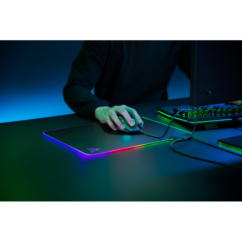 Ігрова поверхня Razer Firefly V2 RGB M (355х255х3мм) (RZ02-03020100-R3M1)