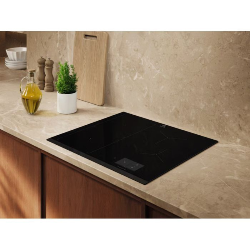 Варильна поверхня Electrolux EIS67483