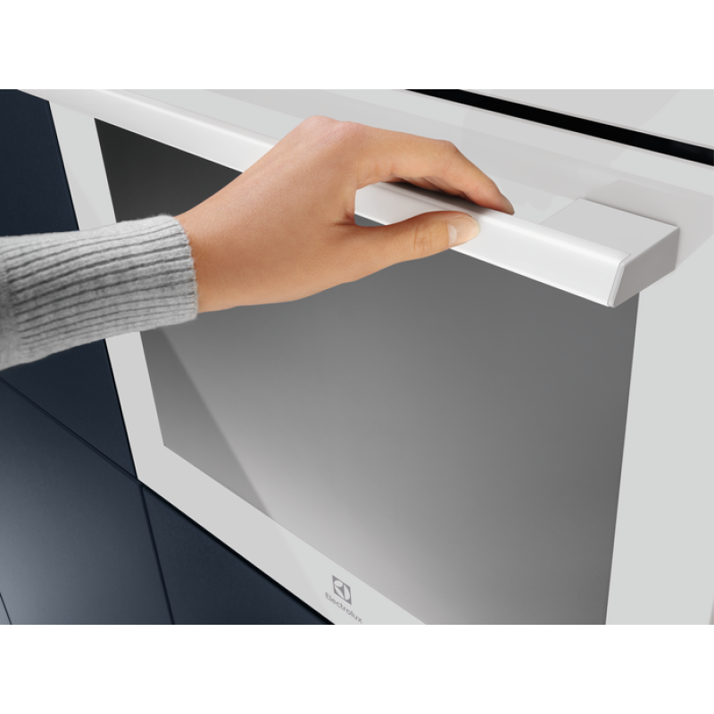 Духова шафа ELECTROLUX EOE8P39WV