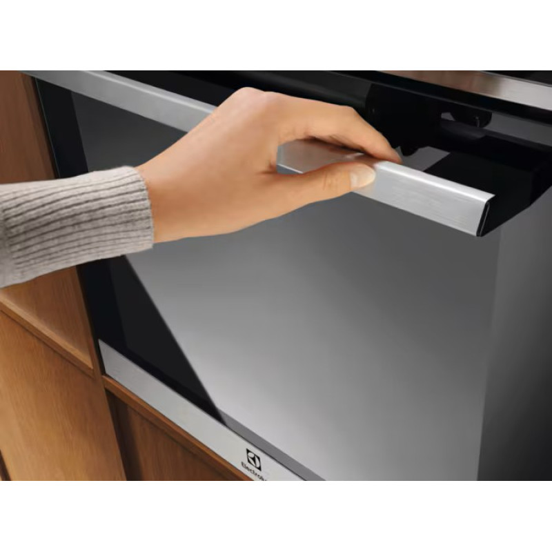 Духова шафа ELECTROLUX EOE8P38X