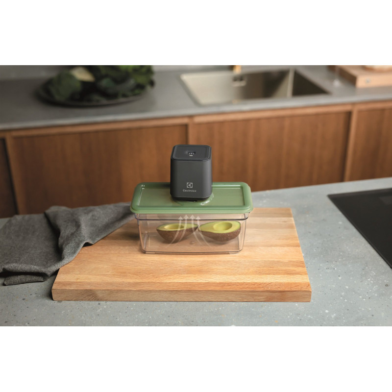 Вакуумний пакувальник Electrolux EVFK1