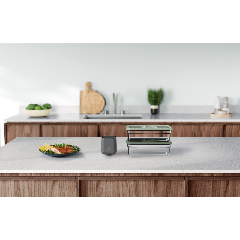 Вакуумний пакувальник Electrolux EVFK1