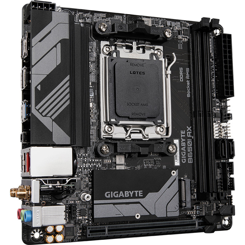 Материнська плата Gigabyte B650I AX