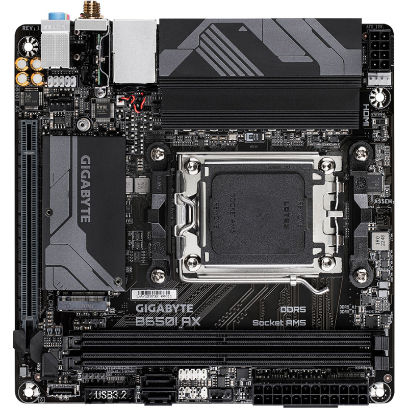 Материнська плата Gigabyte B650I AX