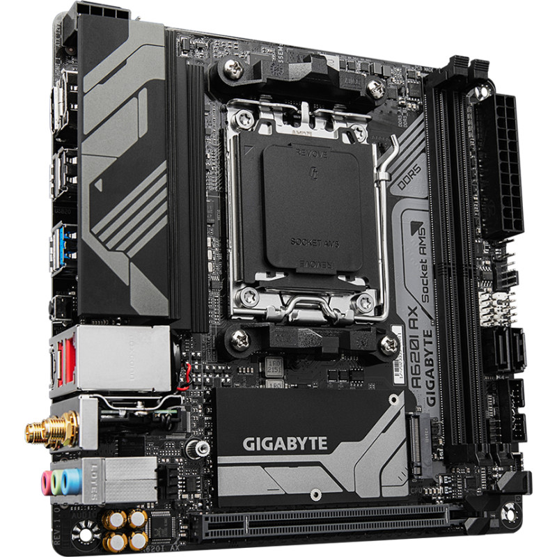 Материнська плата Gigabyte A620I AX