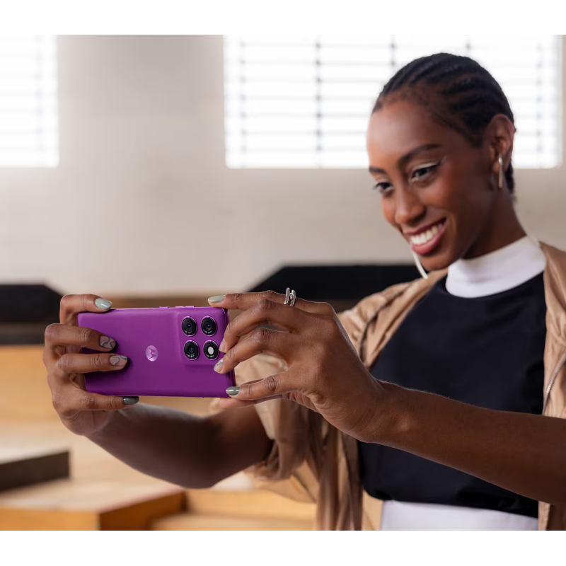 Мобільний телефон Motorola Edge 60 Pro 8/256GB Sparkling Grape (PB7X0089RS)