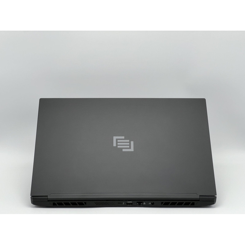 Ноутбук Maingear Vector Pro 17 MG-VCP17I-3070, i7-11800H, 16 GB, 960 GB, NVIDIA GeForce RTX 3070, 1920x1080, IPS [SH2510789] БУ