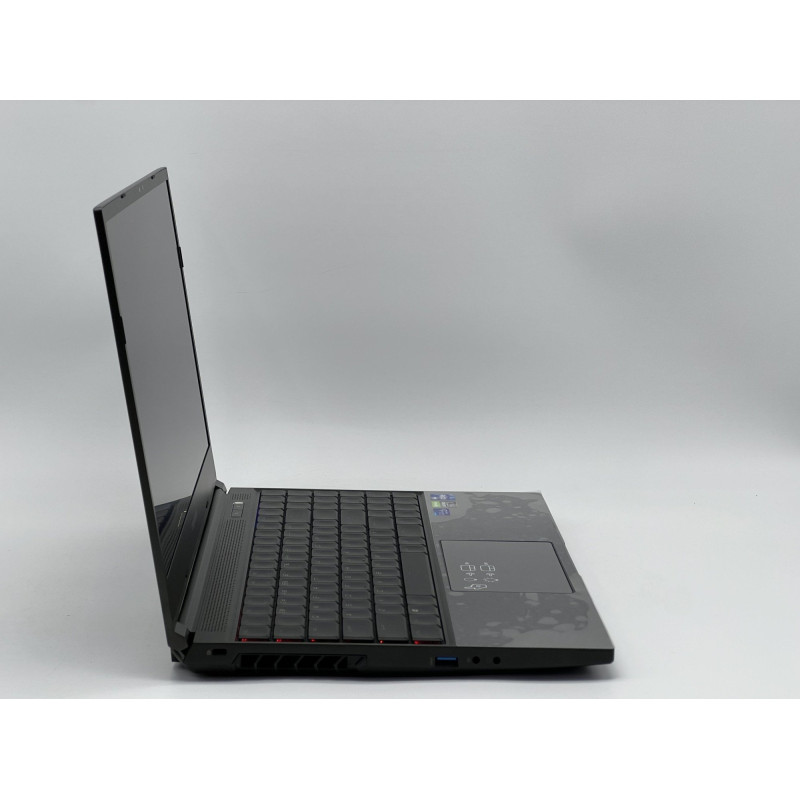 Ноутбук CyberPowerPC Tracer V Edge I15E, i7-11800H, 32 GB, 960 GB, NVIDIA GeForce RTX 3080, 2560x1440, IPS [SH2603366] БУ